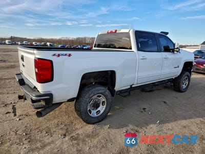 Trzecie zdjęcie samochodu z tyłu: 2016 CHEVROLET SILVERADO K2500 HEAVY DUTY LT VIN:1GC1KVE85GF180898 - miniatura