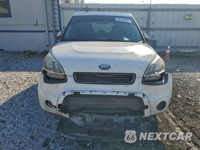 Piąte zdjęcie samochodu w środku: 2013 KIA SOUL + VIN:KNDJT2A63D7757708 - miniatura