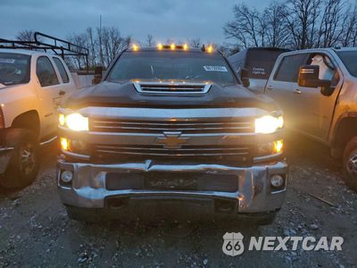 Piąte zdjęcie samochodu w środku: 2017 CHEVROLET SILVERADO K3500 LT VIN:1GB4KZCY2HF139299 - miniatura