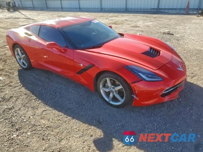 Czwarte zdjęcie samochodu z boku: 2015 CHEVROLET CORVETTE STINGRAY 1LT VIN:1G1YA2D71F5100986 - miniatura