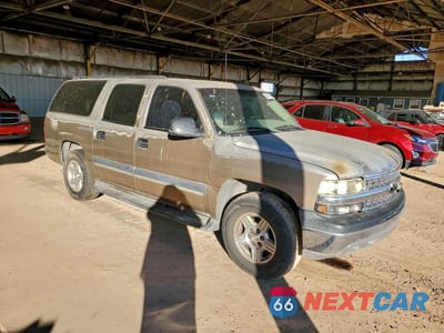 Czwarte zdjęcie samochodu z boku: 2003 CHEVROLET SUBURBAN C1500 VIN:1GNEC16Z63J152136 - miniatura