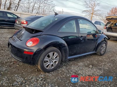 Trzecie zdjęcie samochodu z tyłu: 2010 VOLKSWAGEN NEW BEETLE VIN:3VWPG3AG4AM013398 - miniatura