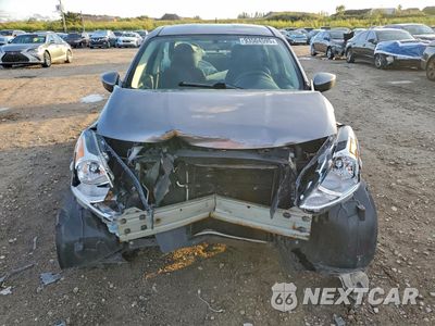 Piąte zdjęcie samochodu w środku: 2018 NISSAN VERSA S VIN:3N1CN7AP2JL811275 - miniatura