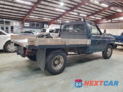 Trzecie zdjęcie samochodu z tyłu: 1986 FORD F350 VIN:1FDKF37L8GKB67077 - miniatura