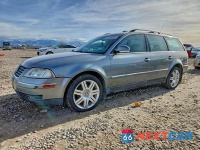 2005 VOLKSWAGEN PASSAT GLX 4MOTION WVWYU63B15E106877 - główne zdjęcie licytacji z USA - miniatura