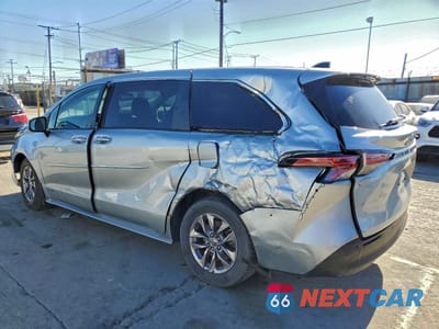 Drugie zdjęcie samochodu z przodu: 2021 TOYOTA SIENNA XLE VIN:5TDYRKEC2MS029736 - miniatura