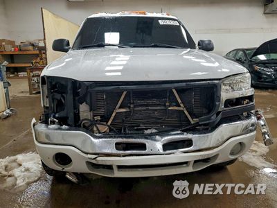Piąte zdjęcie samochodu w środku: 2003 GMC SIERRA K2500 HEAVY DUTY VIN:1GTHK29173E352455 - miniatura