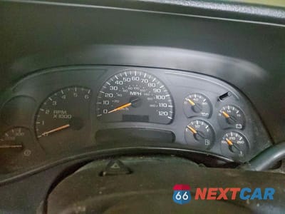 Zdjęcie 9 z 11 samochodu: 2003 CHEVROLET SILVERADO C2500 HEAVY DUTY VIN:1GCHC29U13E357271 - miniatura