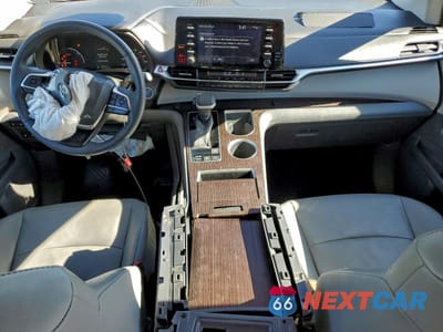 Zdjęcie 8 z 12 samochodu: 2021 TOYOTA SIENNA XLE VIN:5TDYRKEC2MS029736 - miniatura