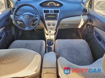 Zdjęcie 8 z 12 samochodu: 2007 TOYOTA YARIS VIN:JTDBT923671162781 - miniatura