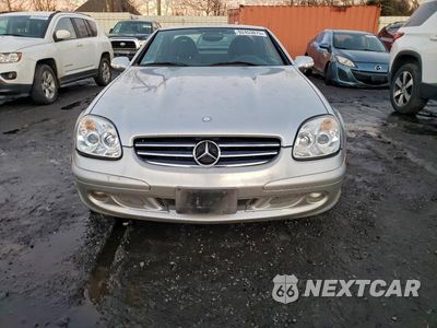 Piąte zdjęcie samochodu w środku: 2001 MERCEDES-BENZ SLK 320 VIN:WDBKK65F61F201837 - miniatura