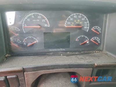 Zdjęcie 8 z 10 samochodu: 2017 VOLVO VNL SEMI TRUCK VIN:4V4NC9EH2HN972752 - miniatura