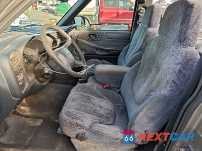 Zdjęcie 7 z 15 samochodu: 2000 GMC SONOMA VIN:1GTCS1447Y8111121 - miniatura