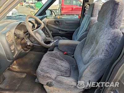 Zdjęcie 7 z 15 samochodu: 2000 GMC SONOMA VIN:1GTCS1447Y8111121 - miniatura