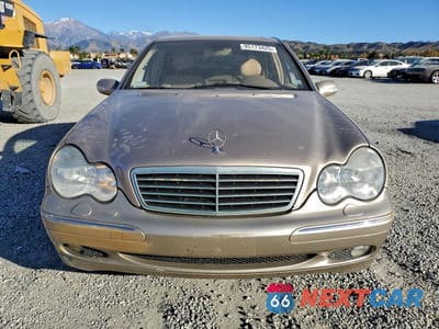 Piąte zdjęcie samochodu w środku: 2001 MERCEDES-BENZ C 320 VIN:WDBRF64J11F014059 - miniatura