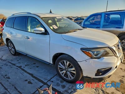 Czwarte zdjęcie samochodu z boku: 2019 NISSAN PATHFINDER S VIN:5N1DR2MN3KC618970 - miniatura
