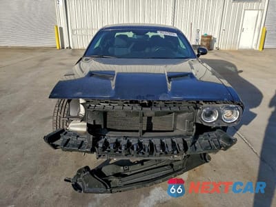 Piąte zdjęcie samochodu w środku: 2018 DODGE CHALLENGER SXT VIN:2C3CDZAG9JH303071 - miniatura