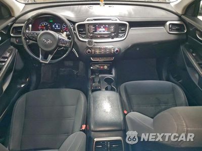 Zdjęcie 8 z 12 samochodu: 2016 KIA SORENTO LX VIN:5XYPG4A38GG070182 - miniatura