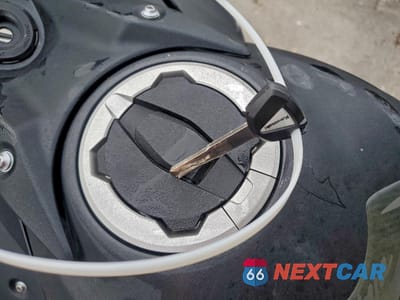 Zdjęcie 8 z 10 samochodu: 2025 KAWASAKI EX650 R VIN:ML5EXER11SDAD7704 - miniatura