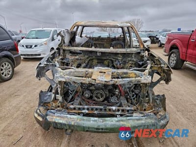 Piąte zdjęcie samochodu w środku: 2025 CHEVROLET SILVERADO K1500 LT VIN:2GCUKDED0S1124534 - miniatura