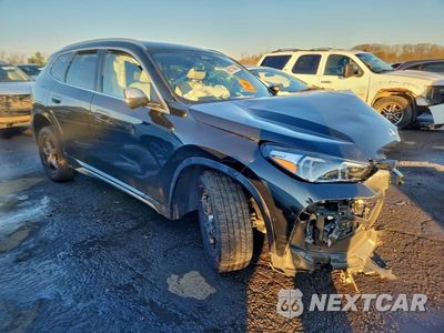 Czwarte zdjęcie samochodu z boku: 2024 BMW X1 XDRIVE28I VIN:WBX73EF05R5Y86779 - miniatura