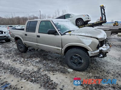 Czwarte zdjęcie samochodu z boku: 2002 CHEVROLET S TRUCK S10 VIN:1GCDT13W82K211548 - miniatura
