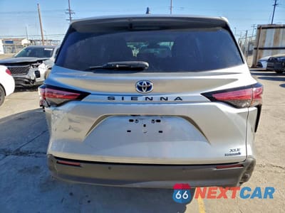 Zdjęcie 6 z 12 samochodu: 2021 TOYOTA SIENNA XLE VIN:5TDYRKEC2MS029736 - miniatura