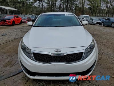 Piąte zdjęcie samochodu w środku: 2012 KIA OPTIMA LX VIN:KNAGM4A76C5286933 - miniatura