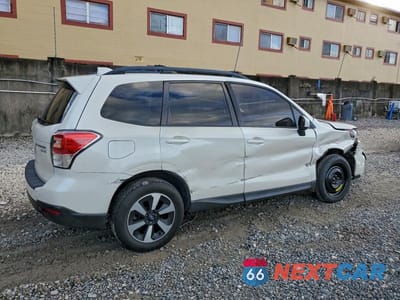 Trzecie zdjęcie samochodu z tyłu: 2017 SUBARU FORESTER 2.5I PREMIUM VIN:JF2SJAECXHH409300 - miniatura