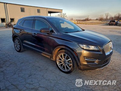 Czwarte zdjęcie samochodu z boku: 2019 LINCOLN MKC RESERVE VIN:5LMCJ3C94KUL35661 - miniatura