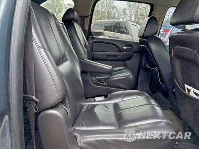 Zdjęcie 6 z 10 samochodu: 2008 GMC YUKON XL K1500 VIN:1GKFK16348J194523 - miniatura