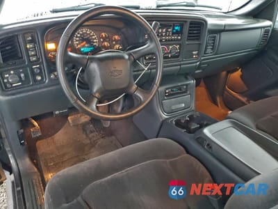 Zdjęcie 8 z 14 samochodu: 2002 CHEVROLET SILVERADO K2500 HEAVY DUTY VIN:1GCHK29U82E241129 - miniatura