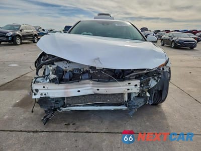 Piąte zdjęcie samochodu w środku: 2021 TOYOTA CAMRY LE VIN:4T1C11AK2MU579423 - miniatura