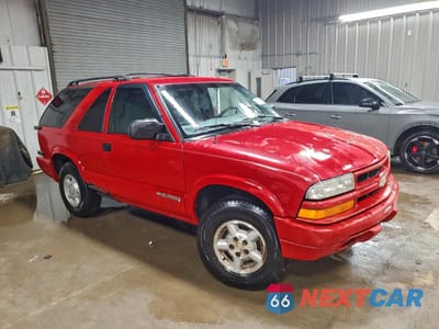 Czwarte zdjęcie samochodu z boku: 1999 CHEVROLET BLAZER VIN:1GNCT18W4XK230066 - miniatura