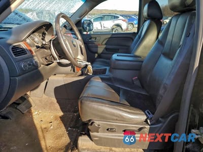 Zdjęcie 7 z 12 samochodu: 2012 CHEVROLET SUBURBAN K1500 LT VIN:1GNSKJE73CR326705 - miniatura