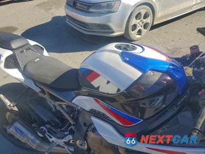 Zdjęcie 7 z 13 samochodu: 2021 BMW S 1000 RR VIN:WB10E2309M6D45040 - miniatura