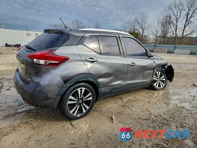 Trzecie zdjęcie samochodu z tyłu: 2020 NISSAN KICKS SV VIN:3N1CP5CVXLL554900 - miniatura