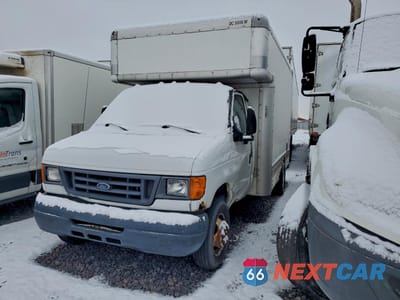 2006 FORD E450 BOX TRUCK 1FDXE45S56DA65604 - główne zdjęcie licytacji z USA - miniatura