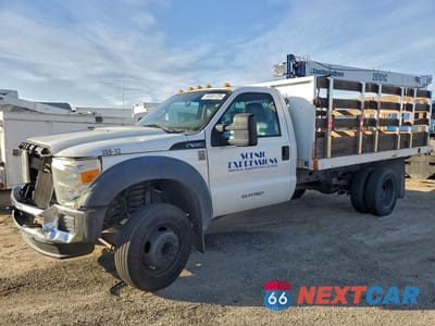 2013 FORD F550 FLATBED TRUCK 1FDUF5GY8DEA10028 - główne zdjęcie licytacji z USA - miniatura