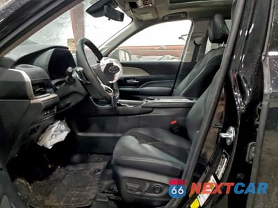 Zdjęcie 7 z 13 samochodu: 2024 TOYOTA GRAND HIGHLANDER XLE VIN:5TDAAAB53RS020964 - miniatura