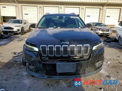 Piąte zdjęcie samochodu w środku: 2019 JEEP CHEROKEE LATITUDE VIN:1C4PJLCB8KD205314 - miniatura
