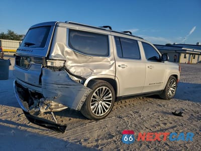 Trzecie zdjęcie samochodu z tyłu: 2022 JEEP GRAND WAGONEER SERIES III VIN:1C4SJVGJ9NS128234 - miniatura