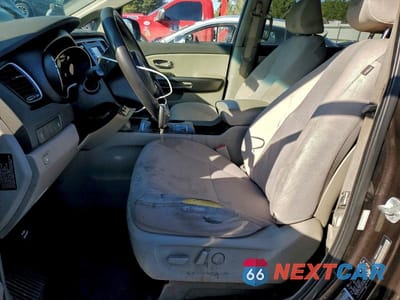 Zdjęcie 7 z 13 samochodu: 2016 KIA SEDONA VIN:KNDMB5C1XG6166160 - miniatura