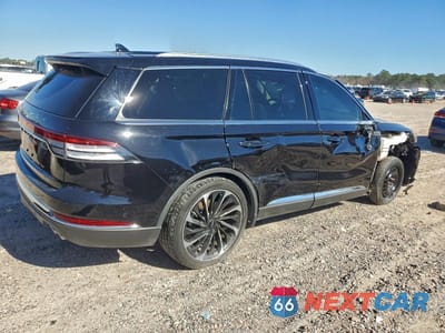 Trzecie zdjęcie samochodu z tyłu: 2023 LINCOLN AVIATOR RESERVE VIN:5LM5J7WC7PGL14798 - miniatura
