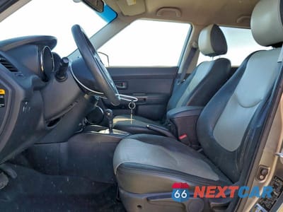 Zdjęcie 7 z 12 samochodu: 2010 KIA SOUL + VIN:KNDJT2A21A7168570 - miniatura