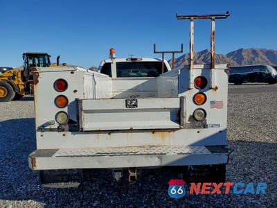 Zdjęcie 6 z 11 samochodu: 2006 CHEVROLET SILVERADO UTILITY / SERVICE TRUCK VIN:1GCHC29U46E132458 - miniatura