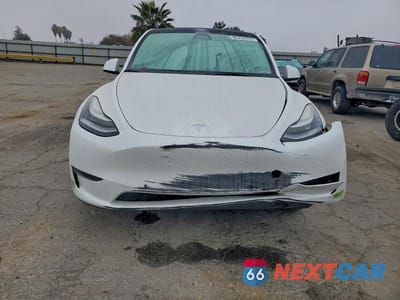 Piąte zdjęcie samochodu w środku: 2022 TESLA MODEL Y VIN:7SAYGDEE2NF449802 - miniatura