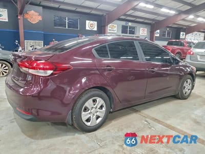 Trzecie zdjęcie samochodu z tyłu: 2017 KIA FORTE LX VIN:3KPFL4A73HE035073 - miniatura