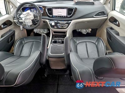 Zdjęcie 8 z 12 samochodu: 2023 CHRYSLER PACIFICA LIMITED VIN:2C4RC1GG9PR597768 - miniatura