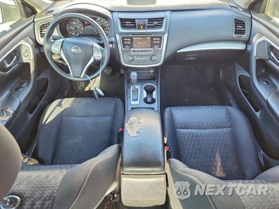 Zdjęcie 8 z 12 samochodu: 2016 NISSAN ALTIMA 2.5 VIN:1N4AL3AP0GN392439 - miniatura
